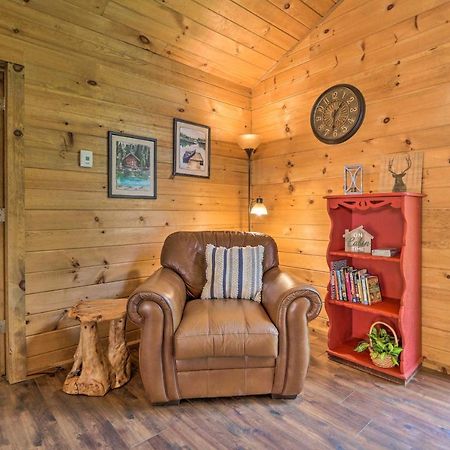 Butler Cabin On 19 Acres With Hot Tub And Fire Pit! Exterior photo