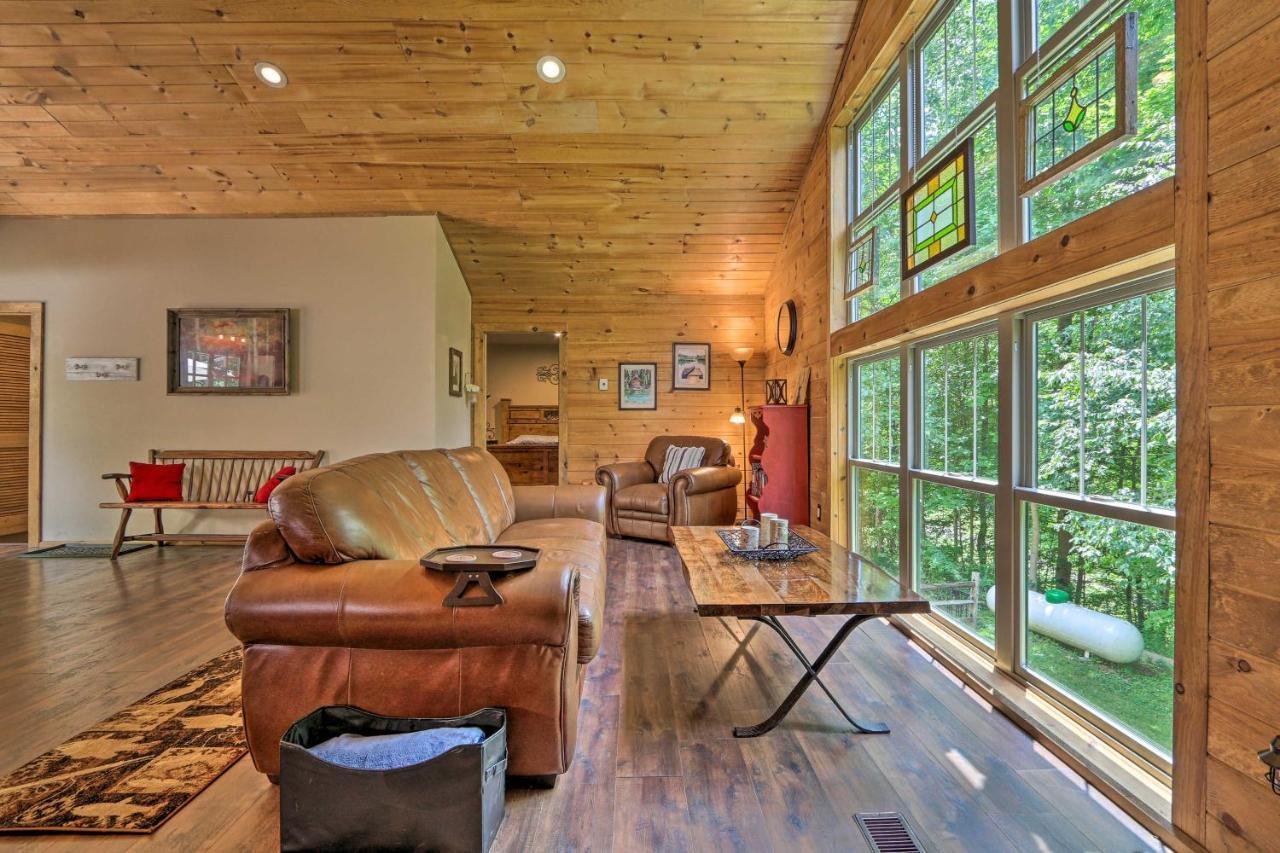 Butler Cabin On 19 Acres With Hot Tub And Fire Pit! Exterior photo