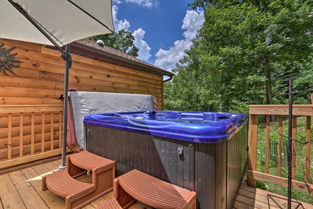 Butler Cabin On 19 Acres With Hot Tub And Fire Pit! Exterior photo
