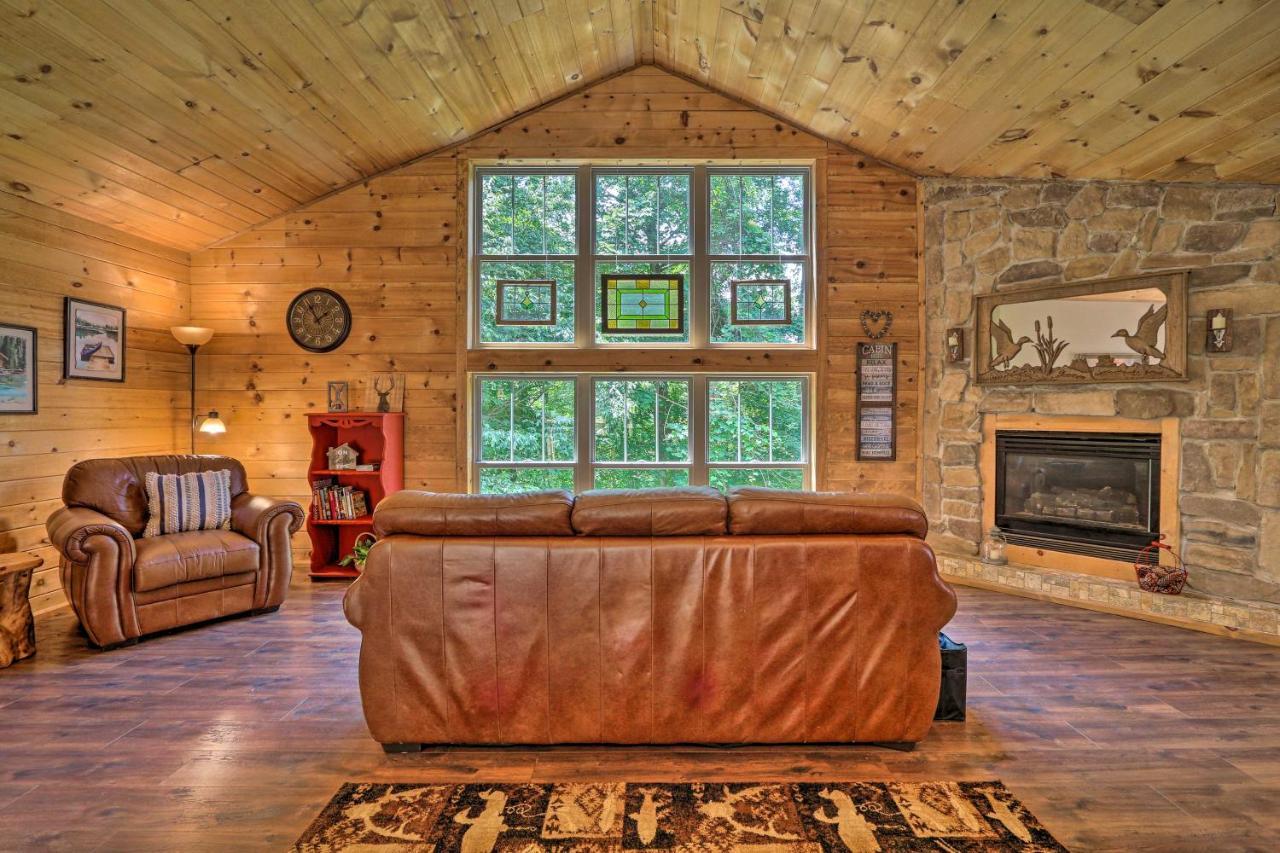 Butler Cabin On 19 Acres With Hot Tub And Fire Pit! Exterior photo