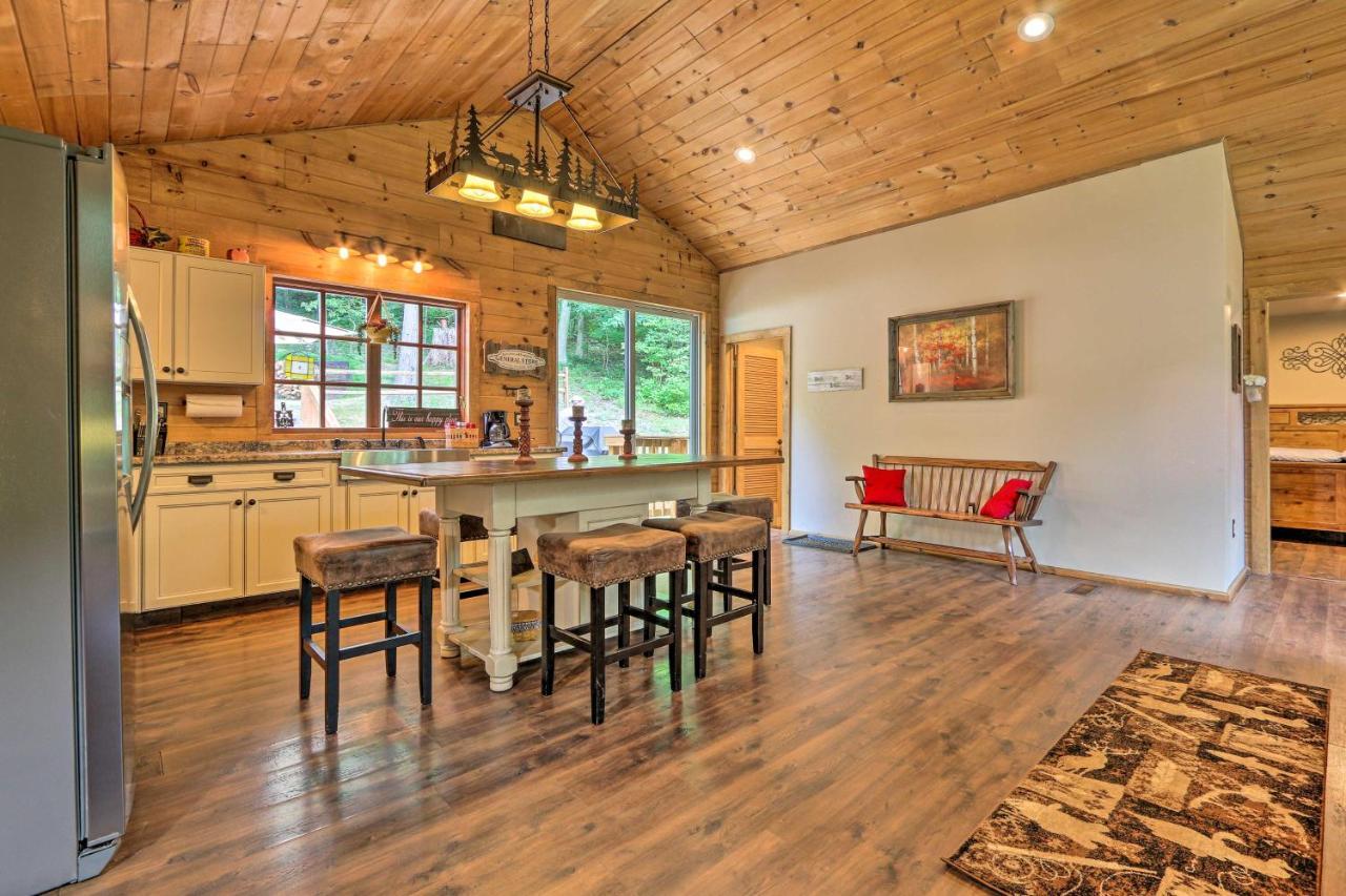 Butler Cabin On 19 Acres With Hot Tub And Fire Pit! Exterior photo